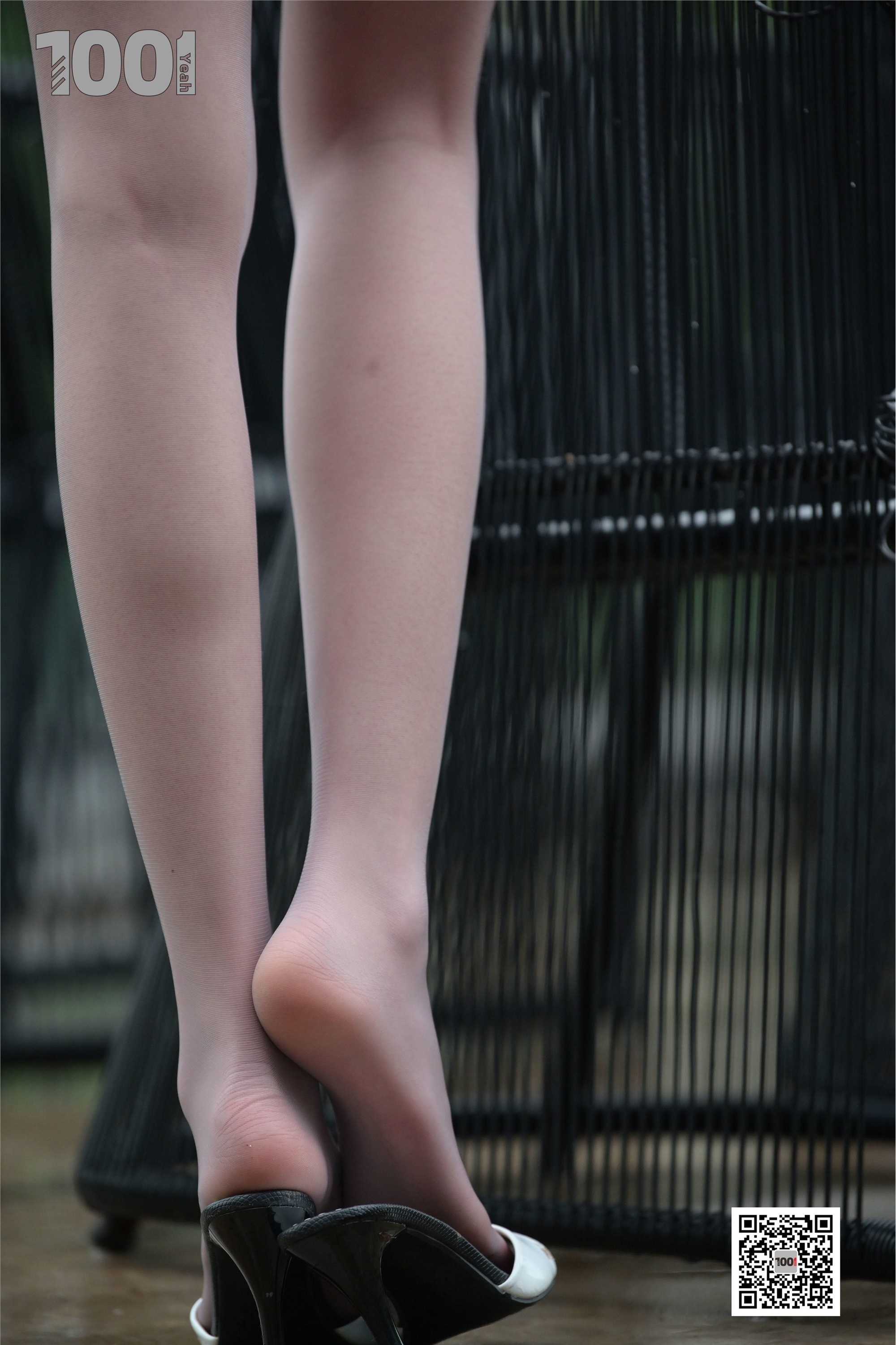 IESS异思趣向  一千零一夜《雨中漫步3》